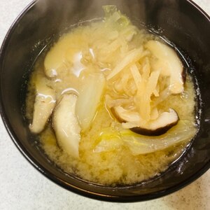 切り干し大根☆椎茸☆白菜のお味噌汁